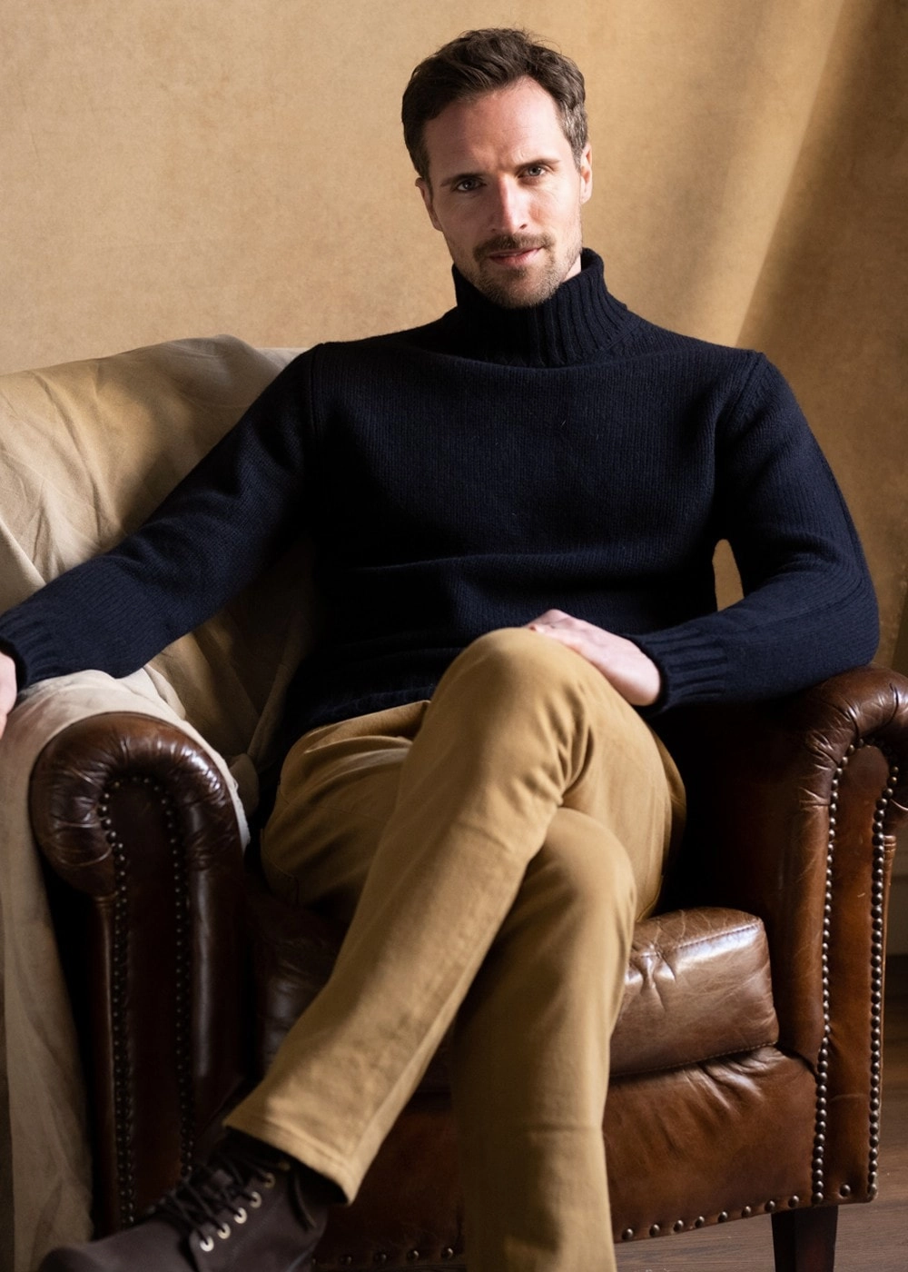 Daily Hot Deal Alain Roll Collar