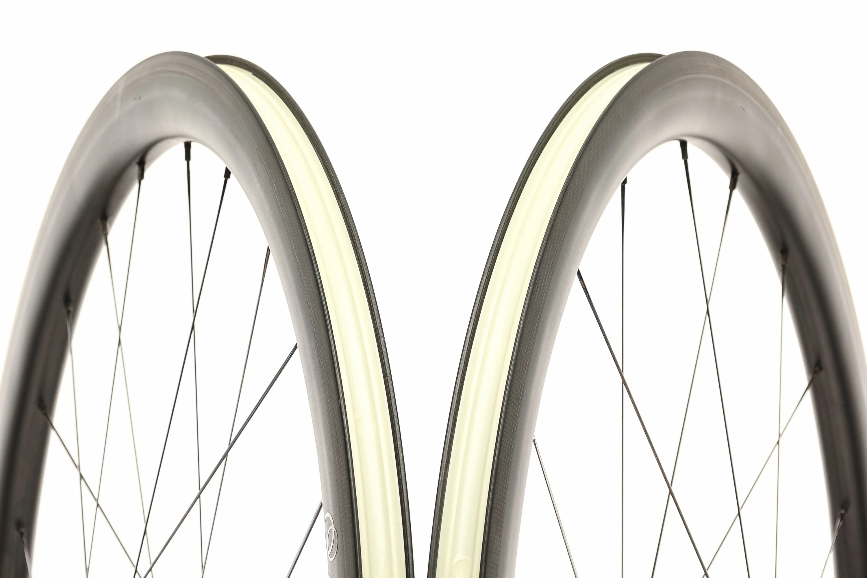 Astral Veil 4 Carbon Tubeless 700c Wheelset