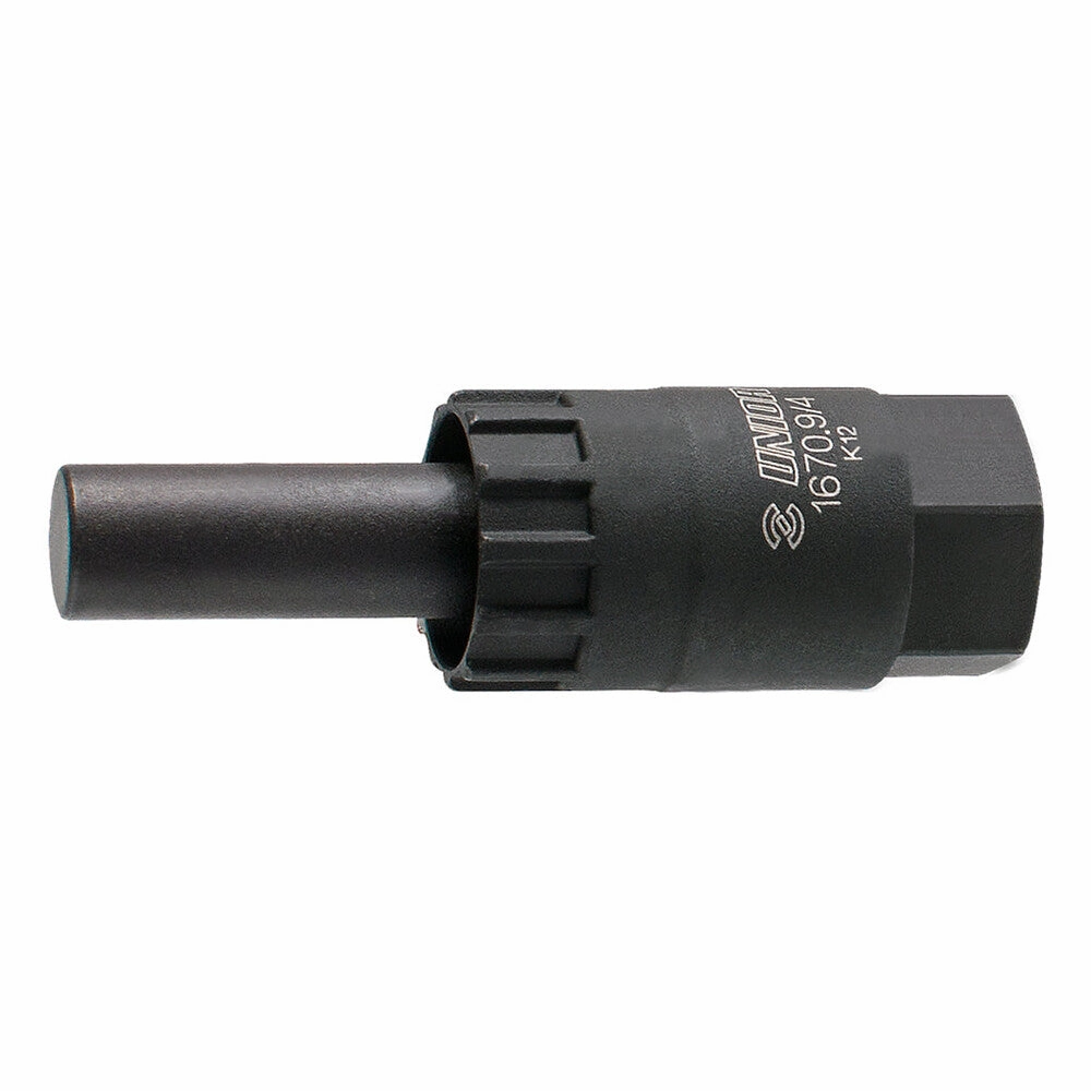 Cassette lockring tool with 12mm guide