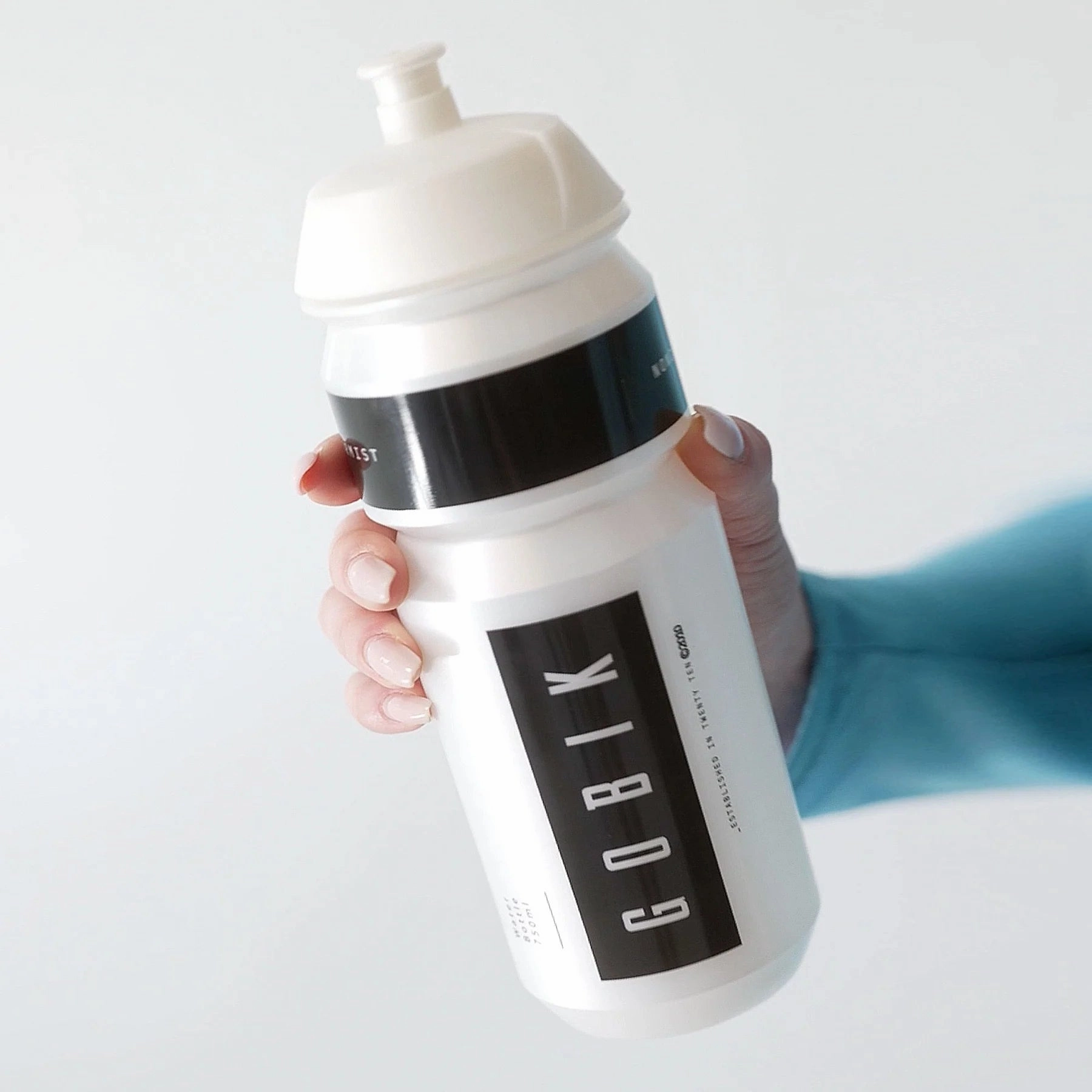 Gobik Shiva Pearl 750 ml bottle - White