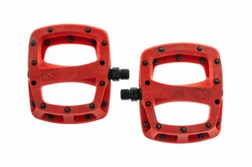 iSSi Thump Replaceable Pins Pedals Platform Red