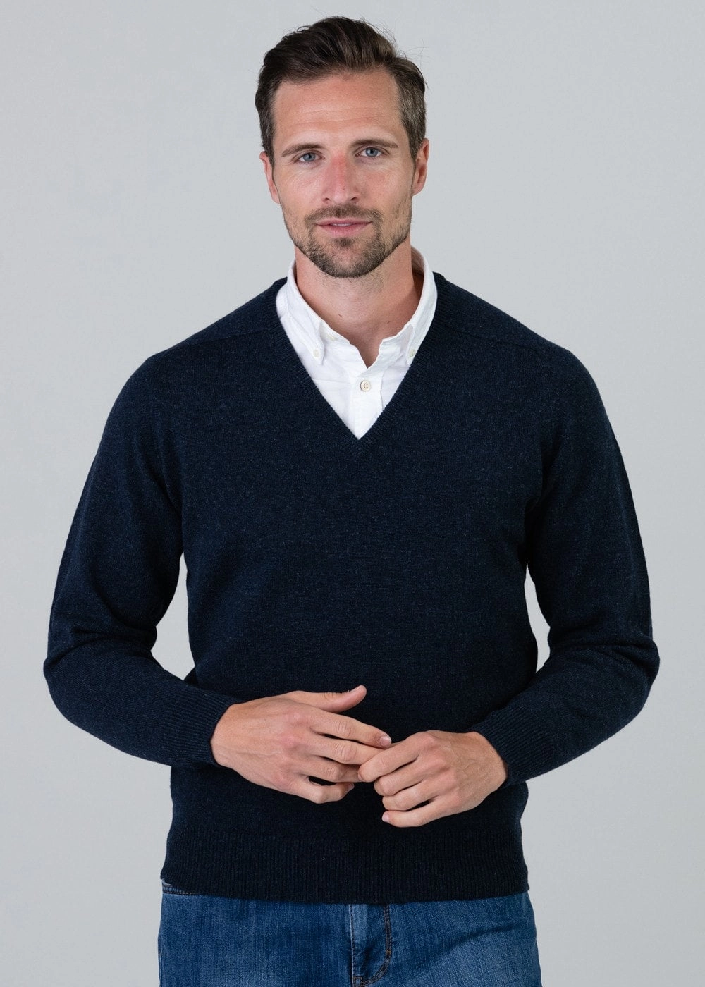 Leven 2 Ply Lambswool V-Neck Hot Price Drop Exclusive Online Offer