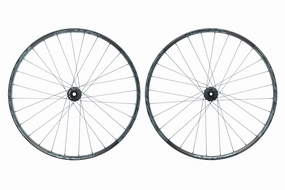 Raceface ARC Offset 30 Aluminum Tubeless 700c Wheelset