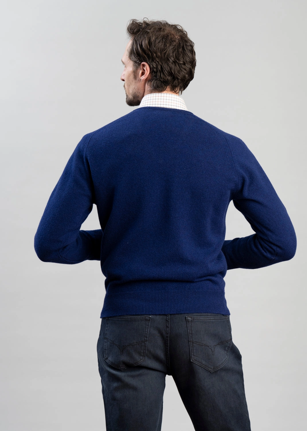 Exclusive Leven 2 Ply Lambswool V-Neck Clearance Event Alert