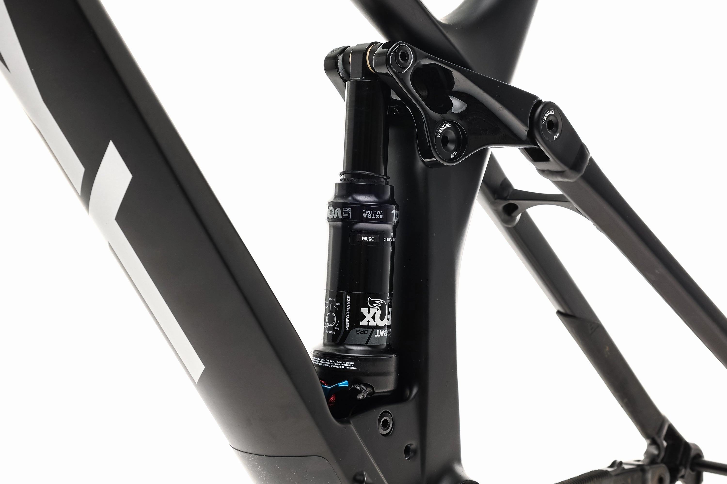 YT Izzo Large Frame - 2022